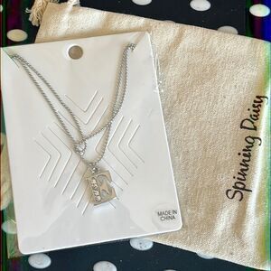 Spinningdaisy Letter (E) Anklet